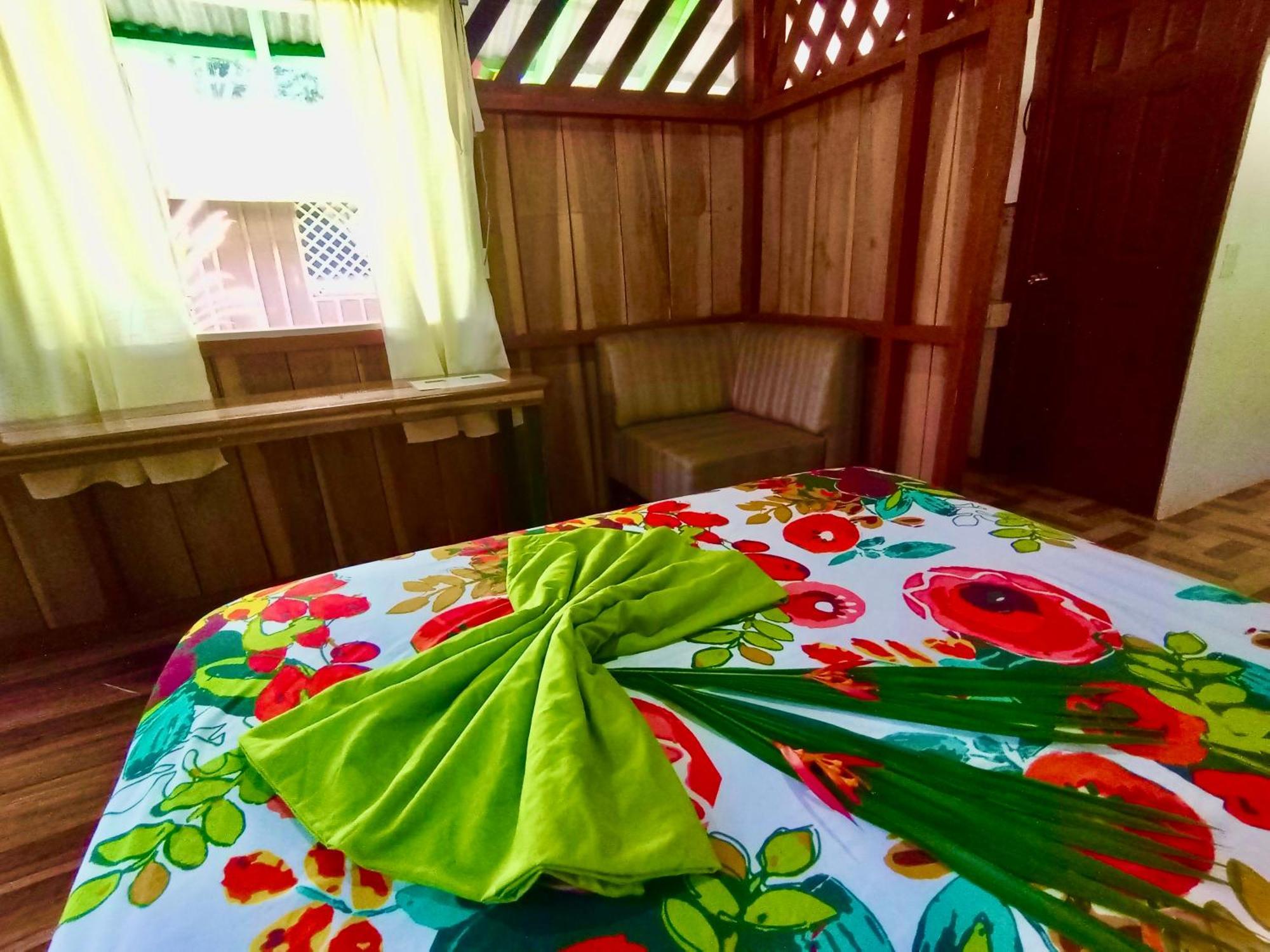 Alouatta Lodge And Canopy Cahuita Ngoại thất bức ảnh