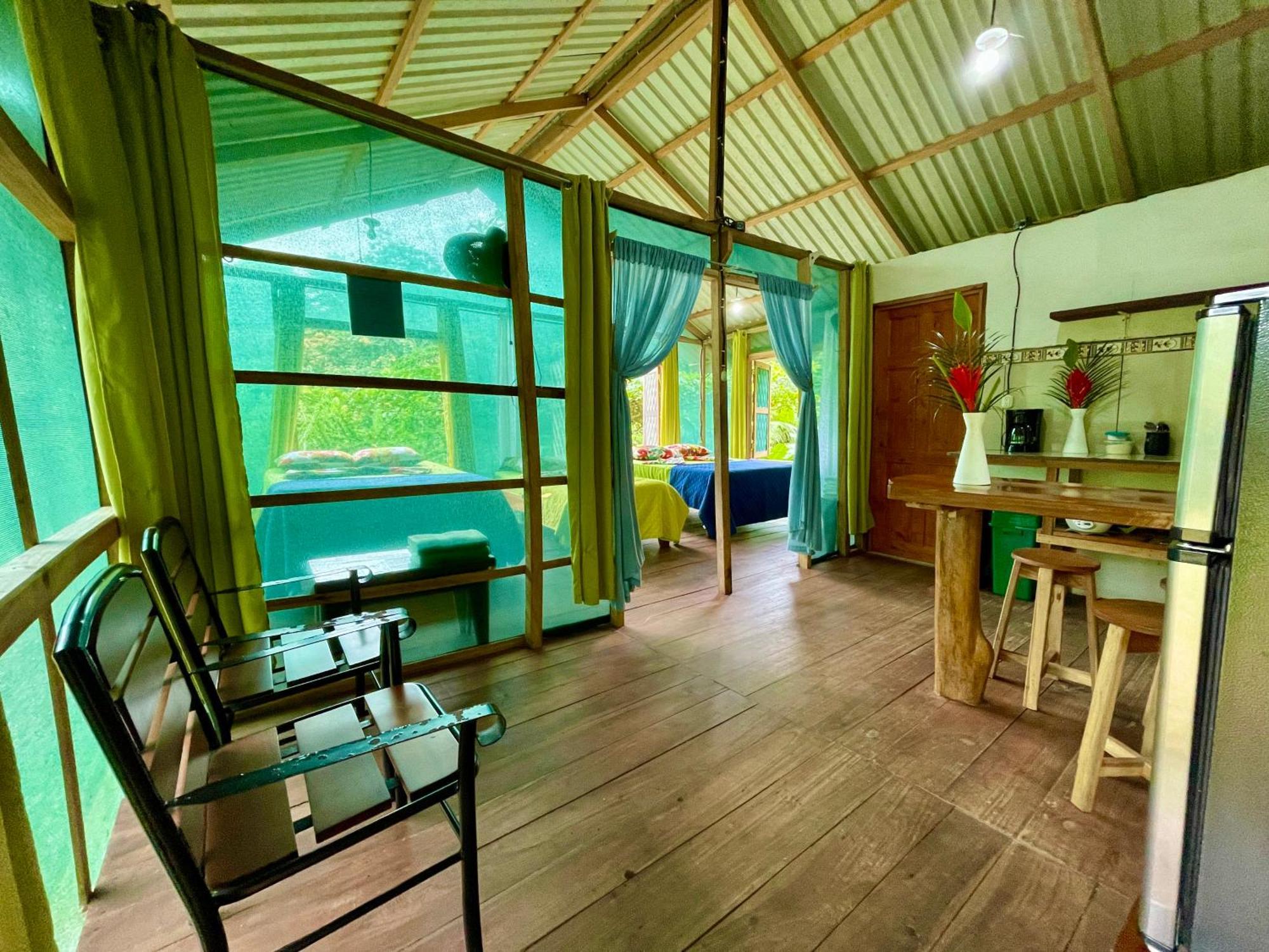Alouatta Lodge And Canopy Cahuita Ngoại thất bức ảnh
