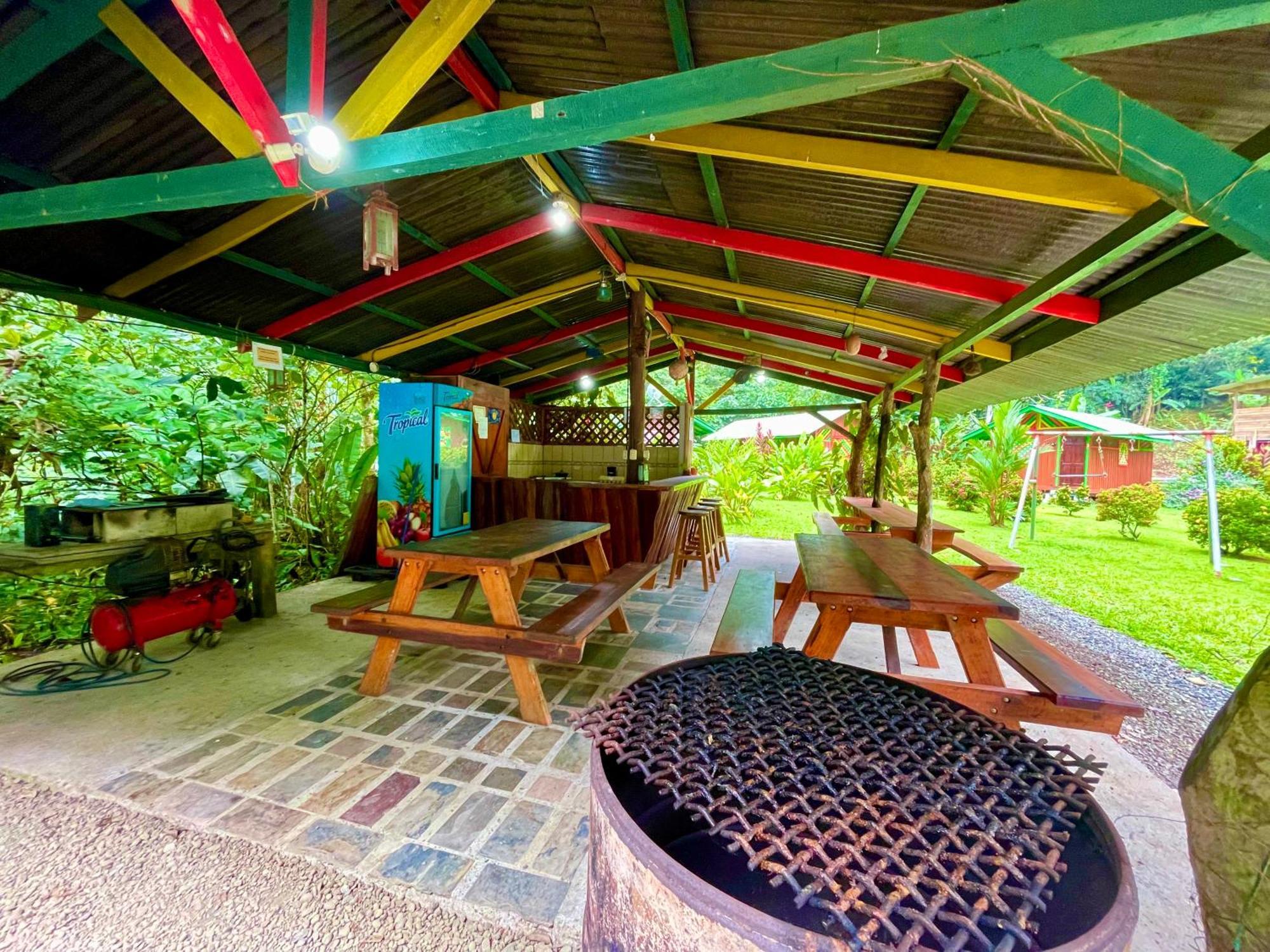 Alouatta Lodge And Canopy Cahuita Ngoại thất bức ảnh