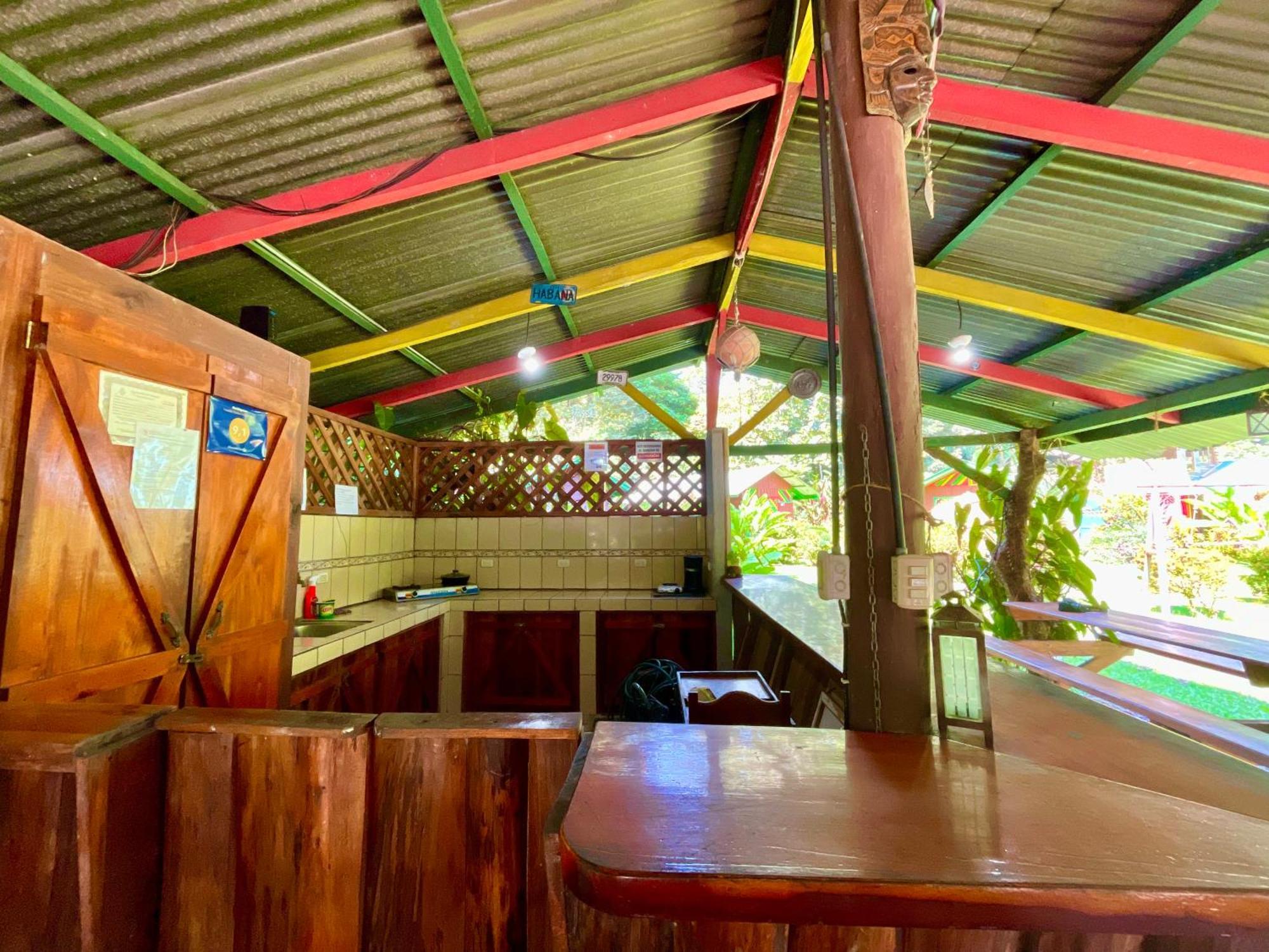 Alouatta Lodge And Canopy Cahuita Ngoại thất bức ảnh