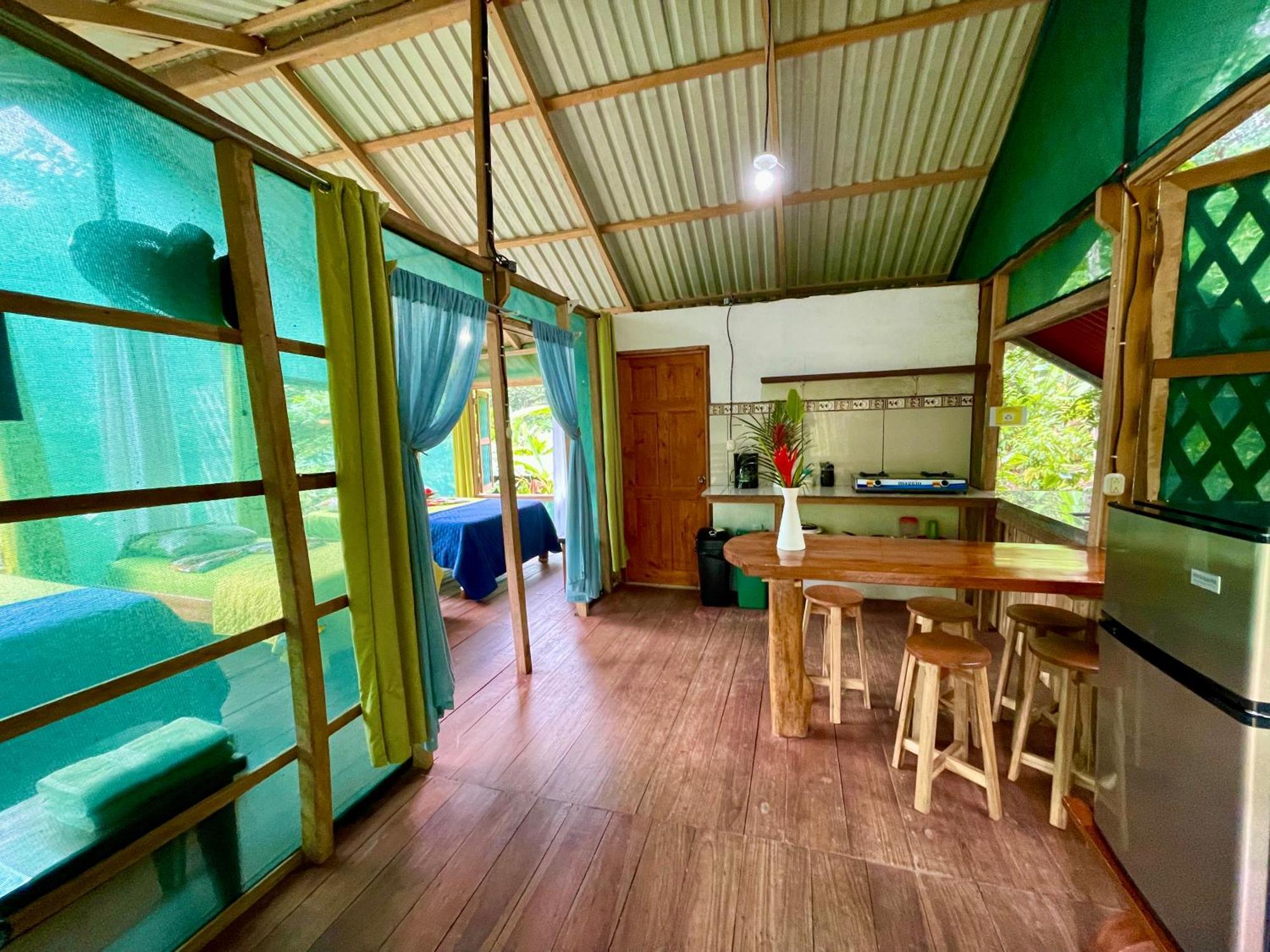 Alouatta Lodge And Canopy Cahuita Ngoại thất bức ảnh