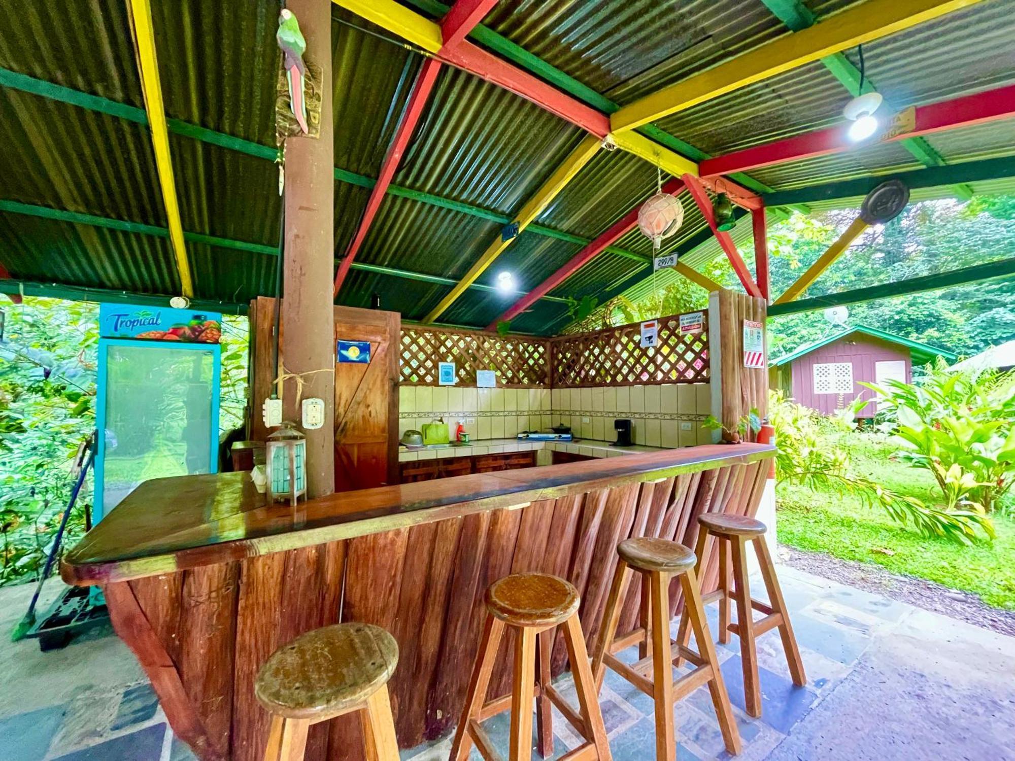 Alouatta Lodge And Canopy Cahuita Ngoại thất bức ảnh