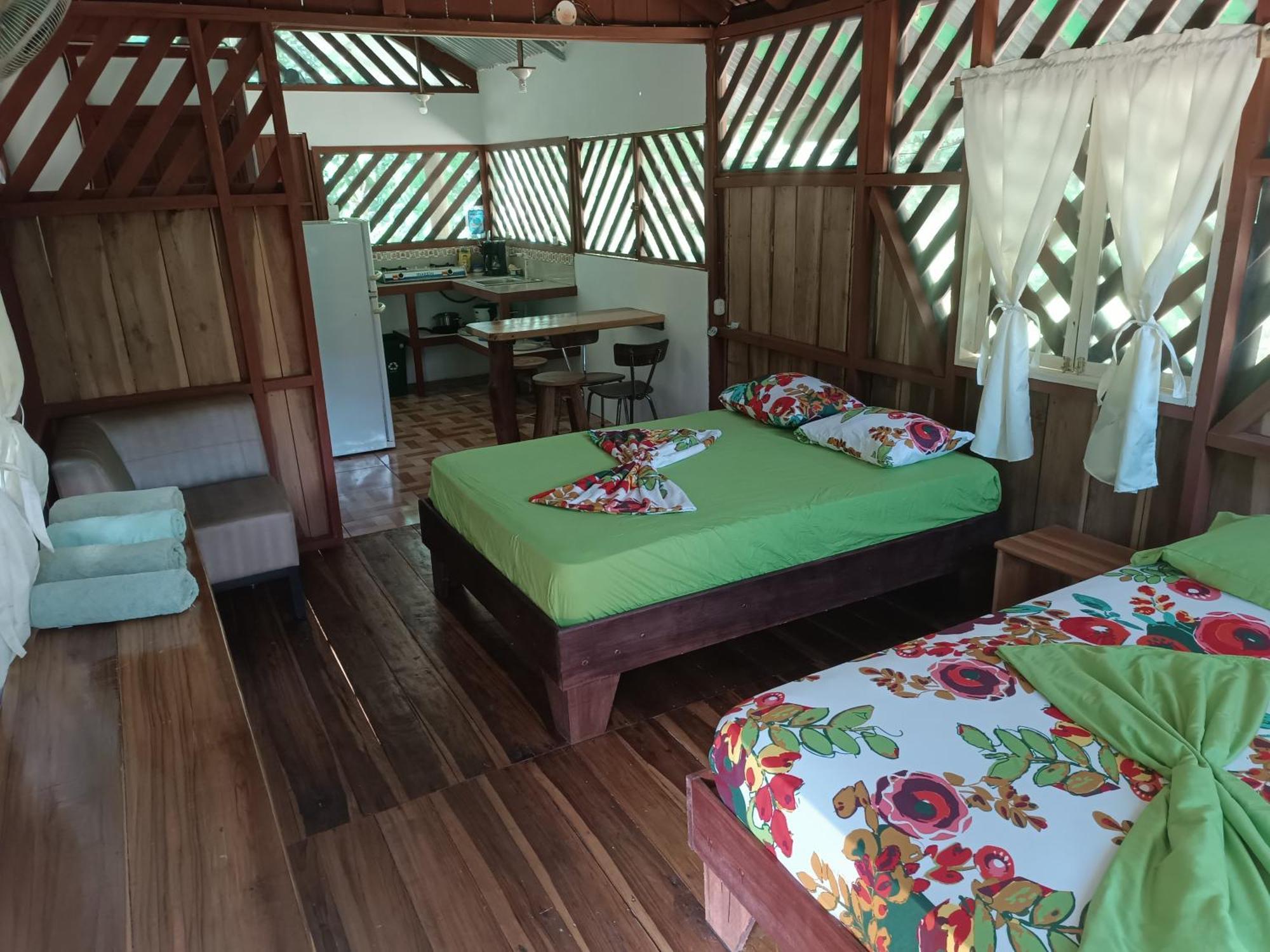 Alouatta Lodge And Canopy Cahuita Ngoại thất bức ảnh